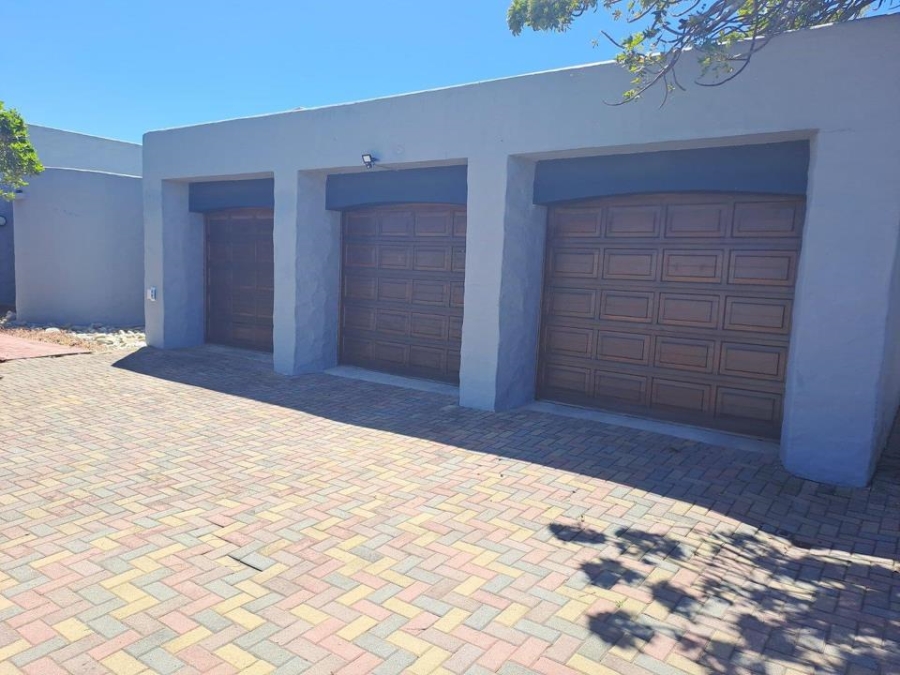 4 Bedroom Property for Sale in Linkside Western Cape